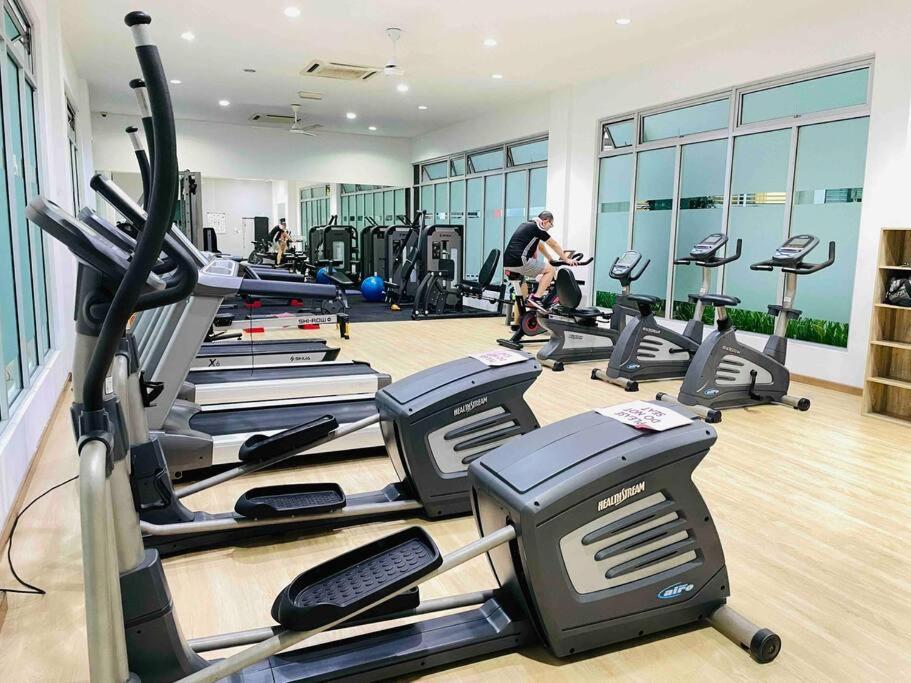 High Floor Studio Austin Regency Mount Austin W Balcony 3 Plus 1Pax 5 Mins Aeon Johor Bahru Exterior photo
