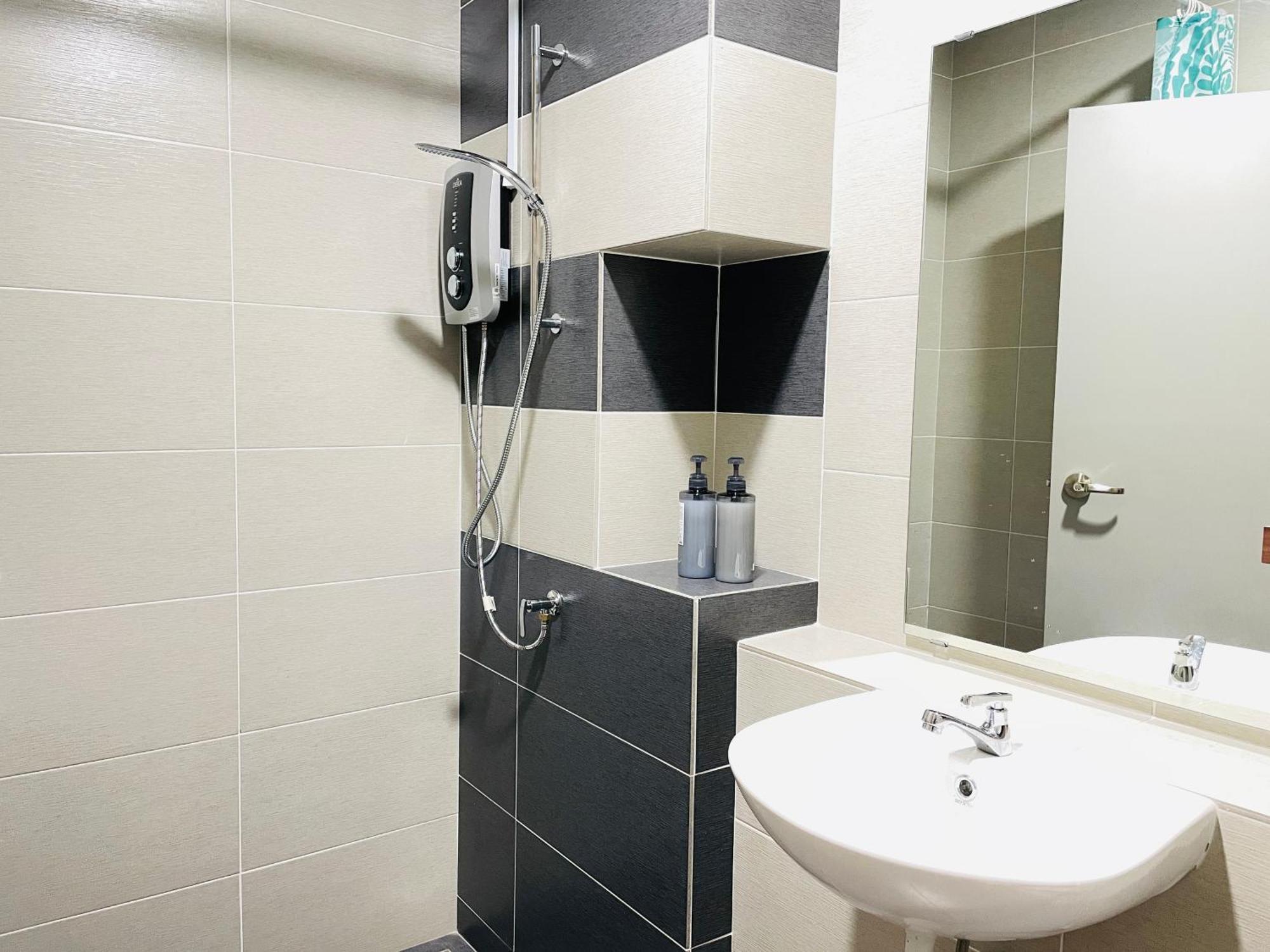 High Floor Studio Austin Regency Mount Austin W Balcony 3 Plus 1Pax 5 Mins Aeon Johor Bahru Exterior photo
